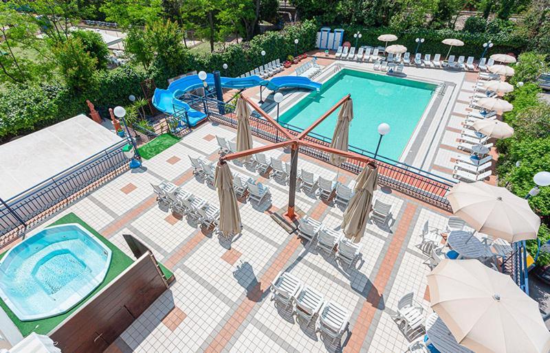Hotel Minerva Gatteo a Mare Esterno foto