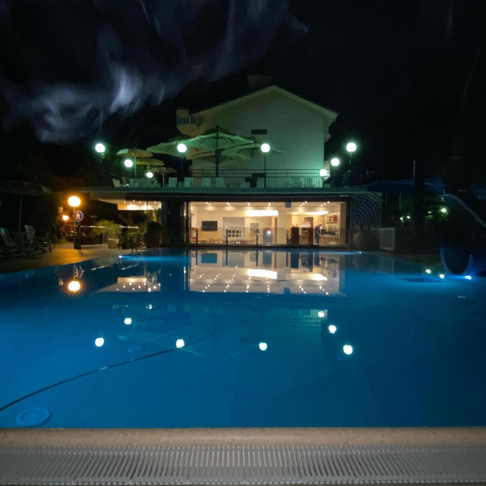 Hotel Minerva Gatteo a Mare Esterno foto